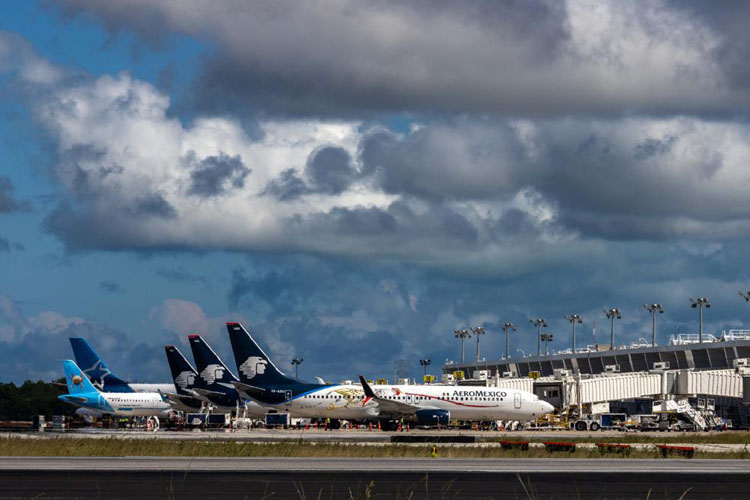 El Aeropuerto Internacional de Cancún reporta 99 vuelos afectados por